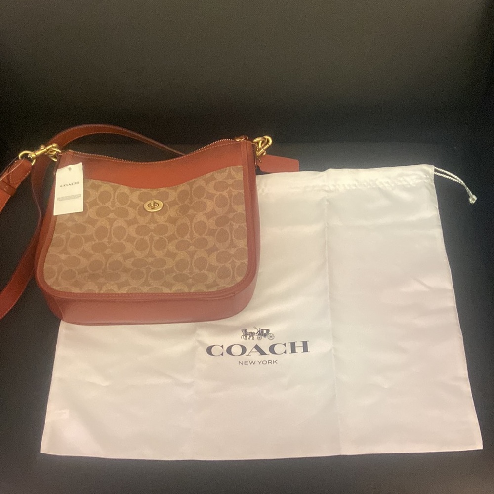 Coach Signature Bag - Picture 2 of 11